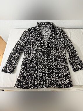 Black & White Floral Swirl Button-Down Women's Shirt